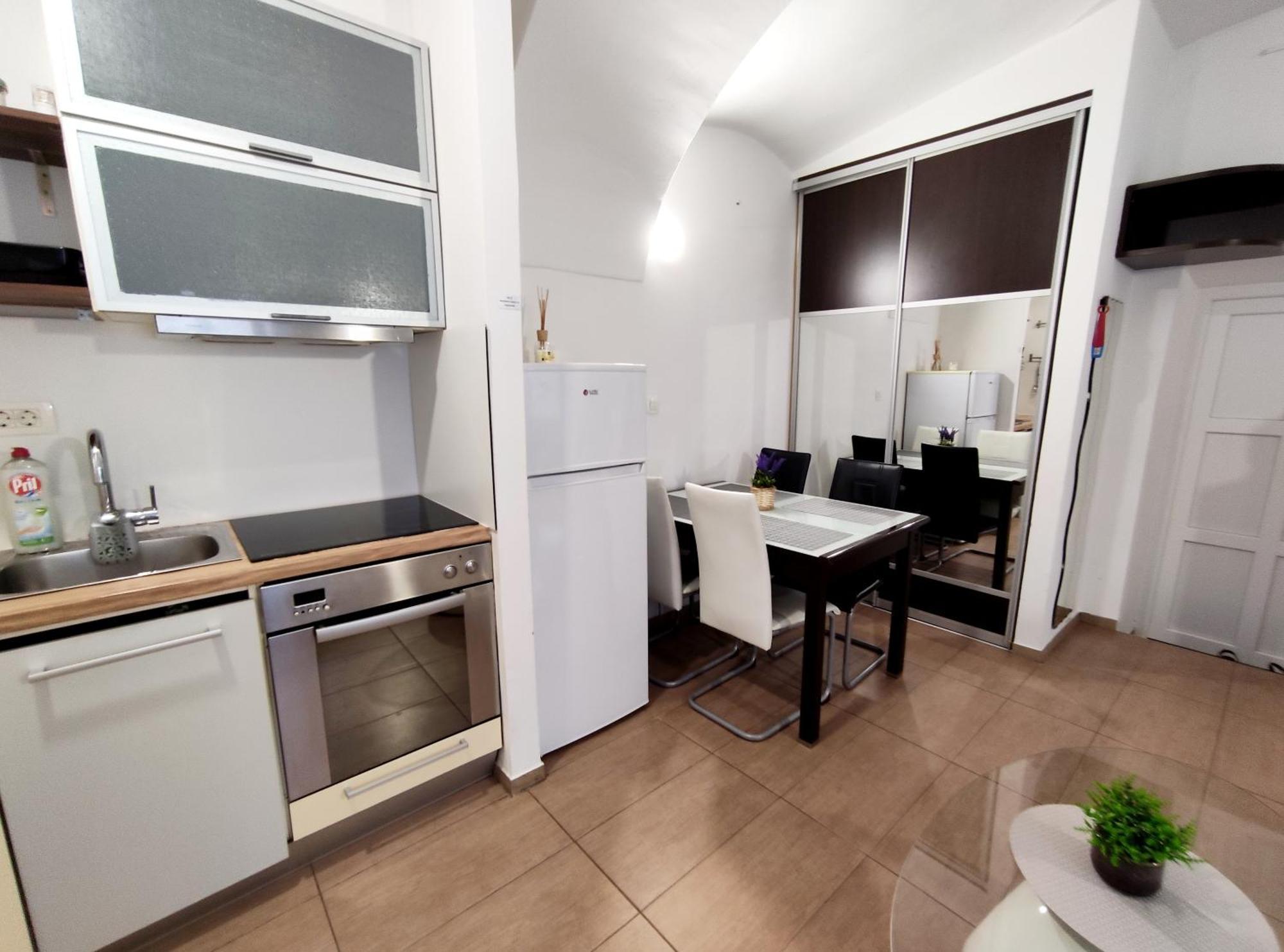 Studio Apartment Sisters 3-4 Ljubljana Eksteriør bilde
